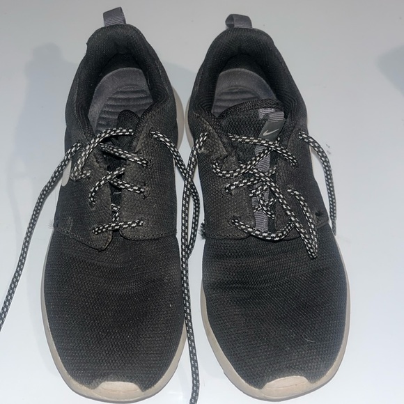 3/$15. Ladies Nike 6 1/2 - Picture 1 of 5